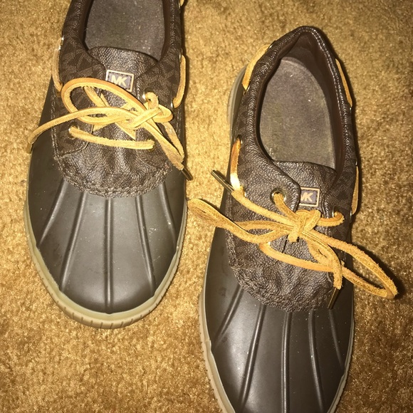 Sale ‼️🤩🥳MICHAEL KORS SHOES/sneakers - Picture 2 of 6